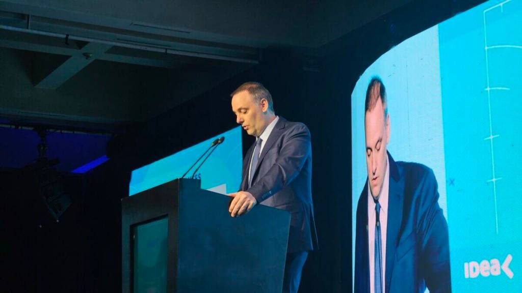 Reforma laboral y baja de impuestos: la promesa del gobierno a empresarios en&nbsp;IDEA